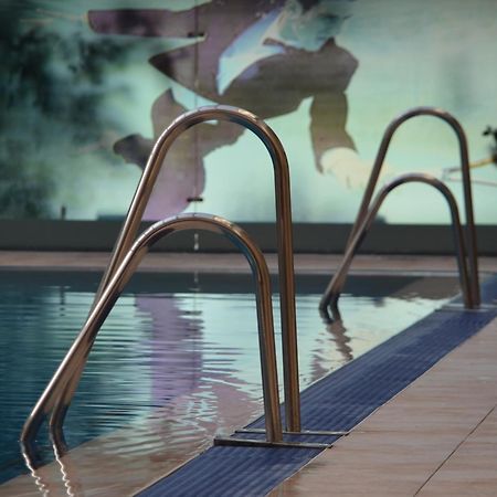 Hotel Emd Bacău エクステリア 写真