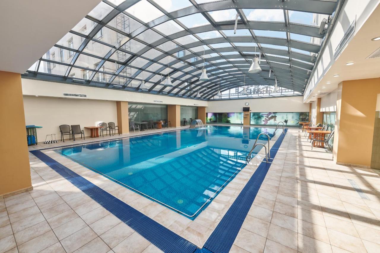Hotel Emd Bacău エクステリア 写真