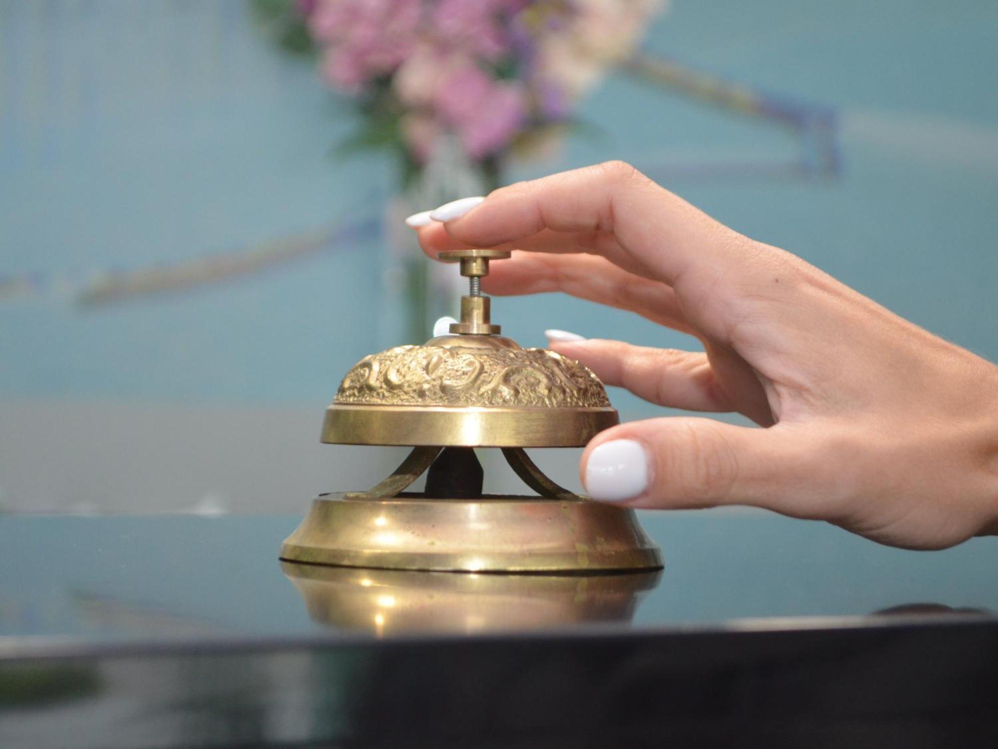 Hotel Emd Bacău エクステリア 写真