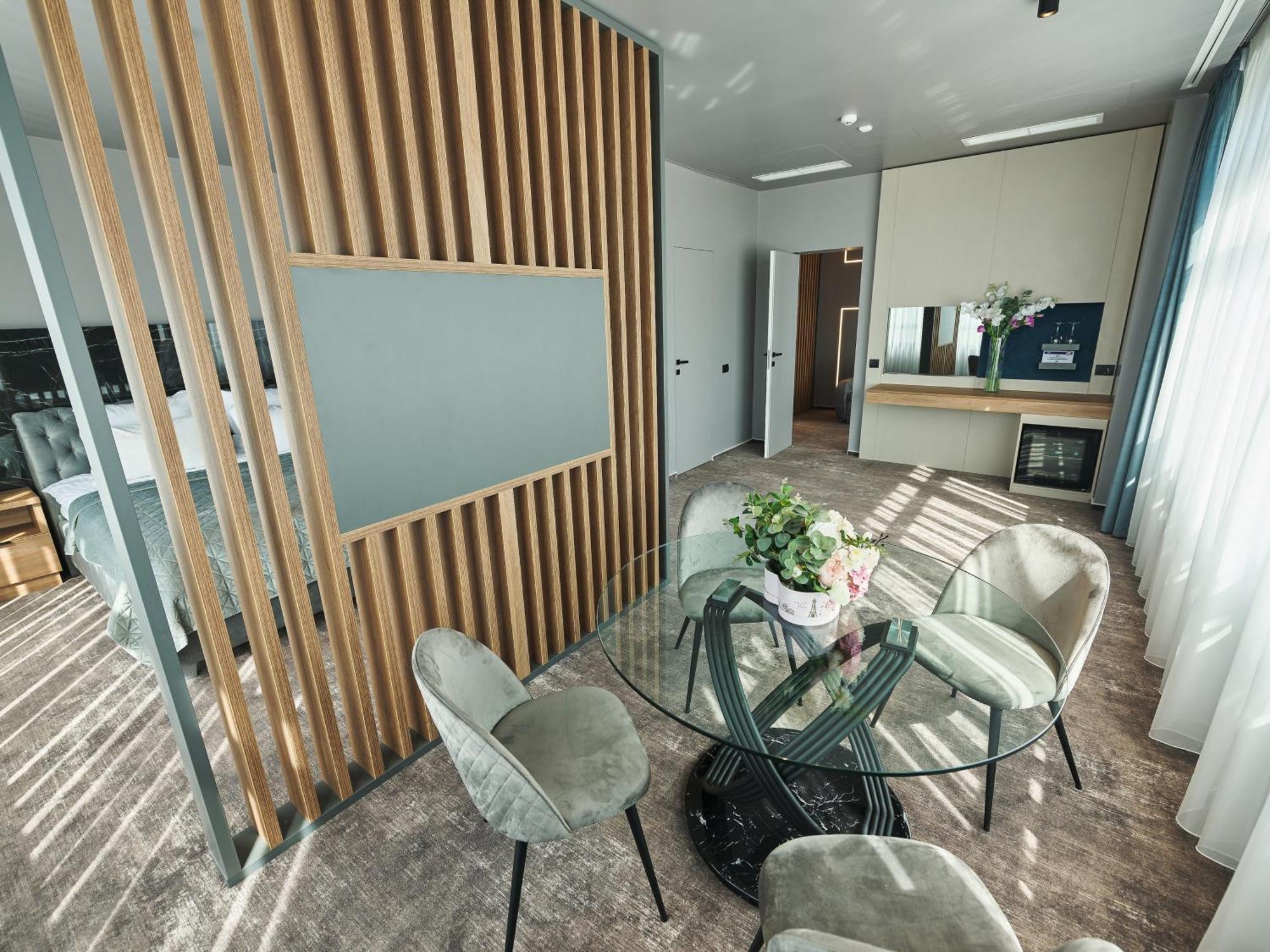 Hotel Emd Bacău エクステリア 写真